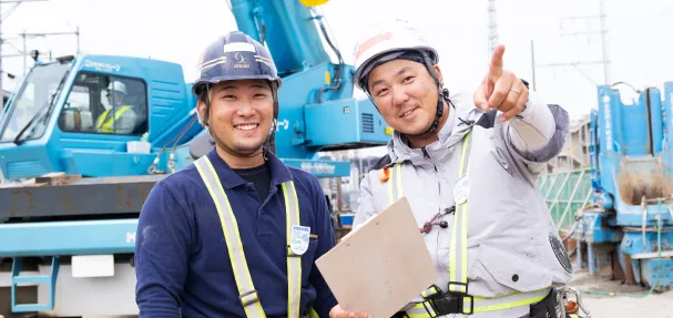 指示を出す作業員