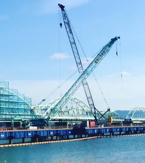 クレーンによる作業