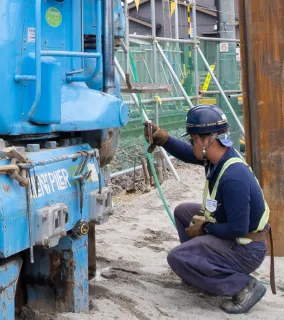 作業員による点検